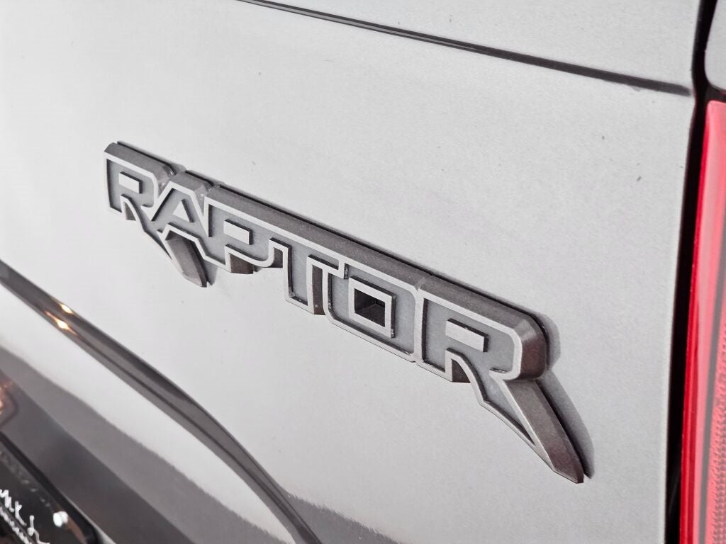 2017 Ford F-150 Raptor 4WD SuperCrew 5.5 Box